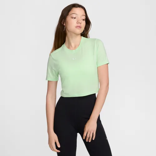 Nike Sportswear Essential Kurz-T-Shirt mit schmaler Passform für Damen - Grün