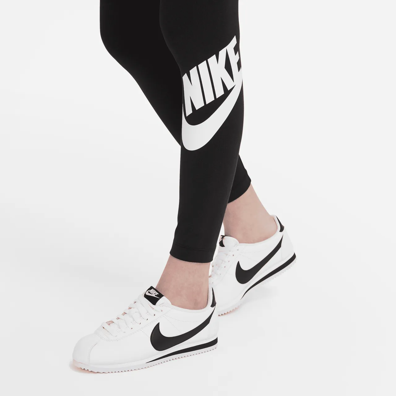 Nike Sportswear Essential Logo-Leggings mit hohem Bund für Damen - Schwarz
