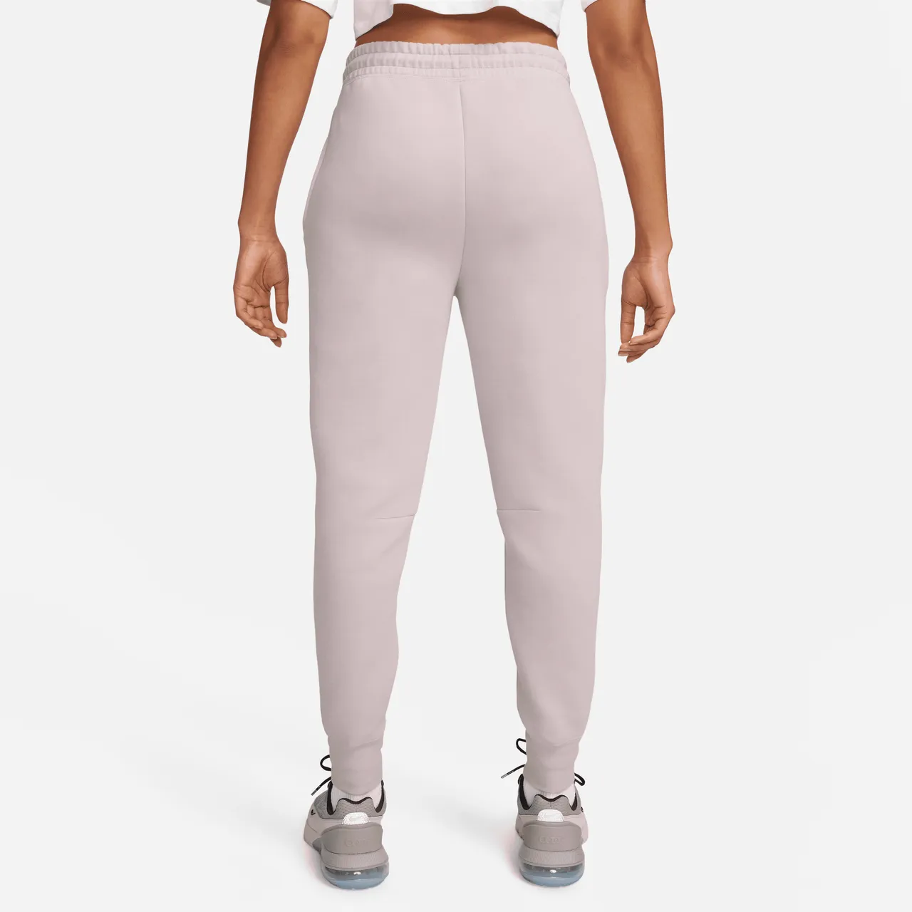 Nike Sportswear Tech Fleece Jogginghose mit mittelhohem Bund für Damen - Lila