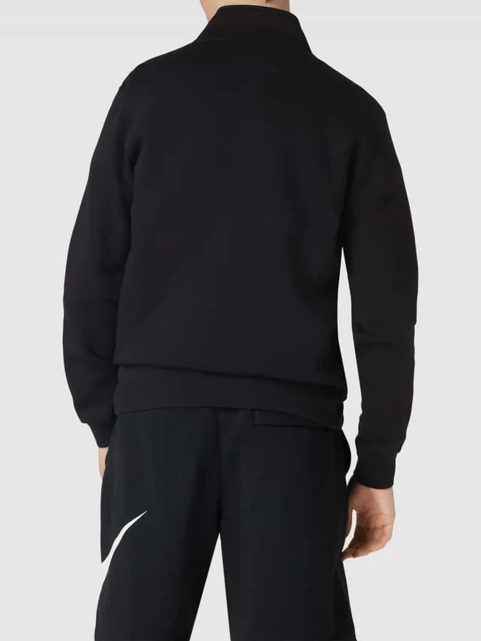 Nike Sweatshirt mit kurzem Reißverschluss Modell 'CLUB' in Black