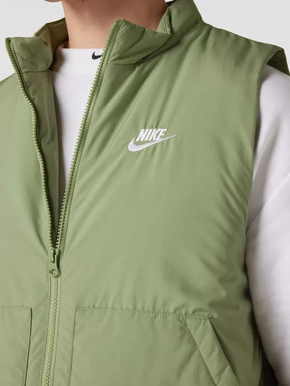 Nike Weste mit Label-Stitching Modell 'CLUB' in Hellgruen