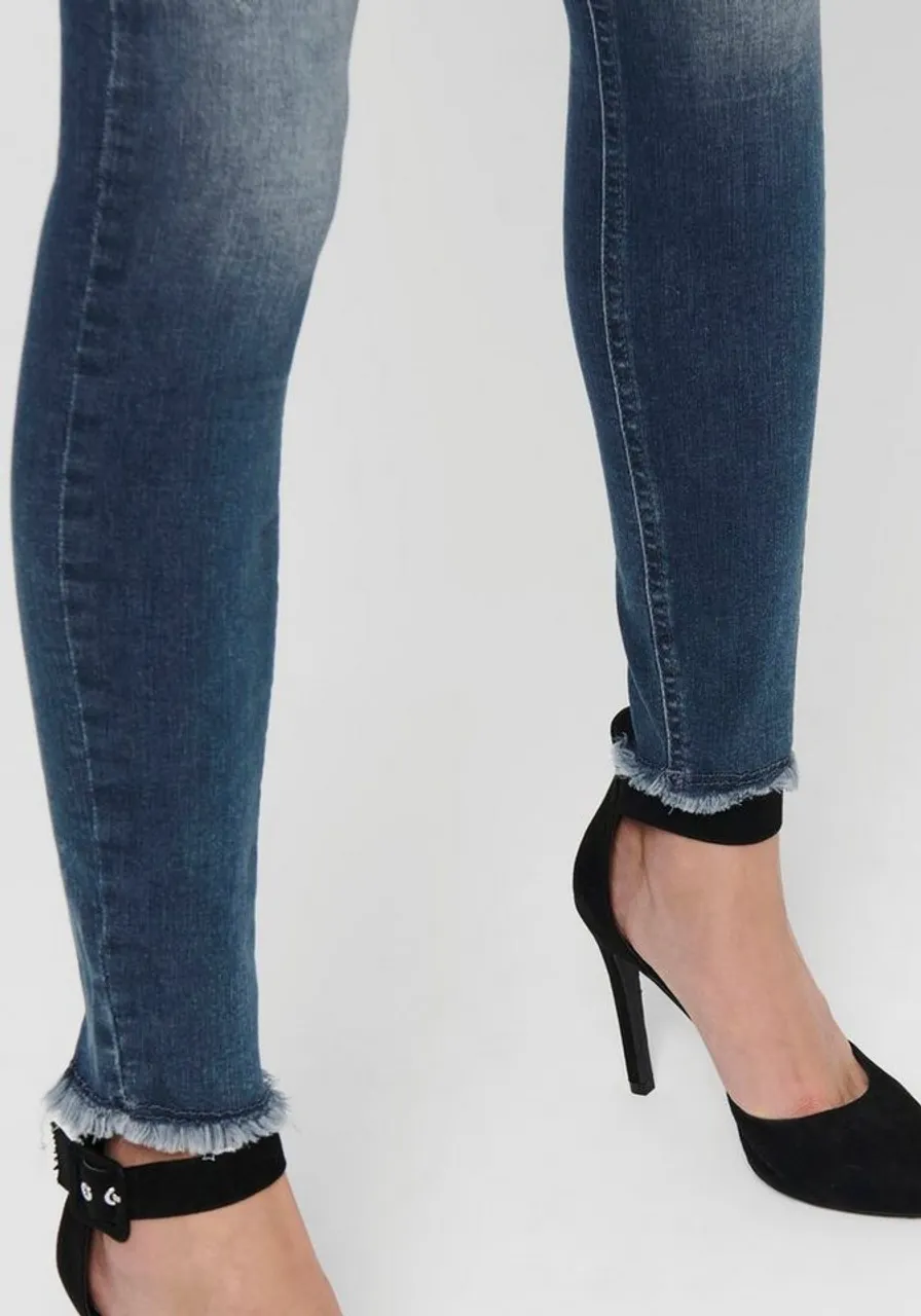 ONLY Ankle-Jeans ONLBLUSH mit Fransensaum