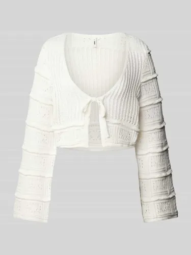 Only Cropped Strickjacke mit Lochmuster Modell 'NATALIE' in Offwhite