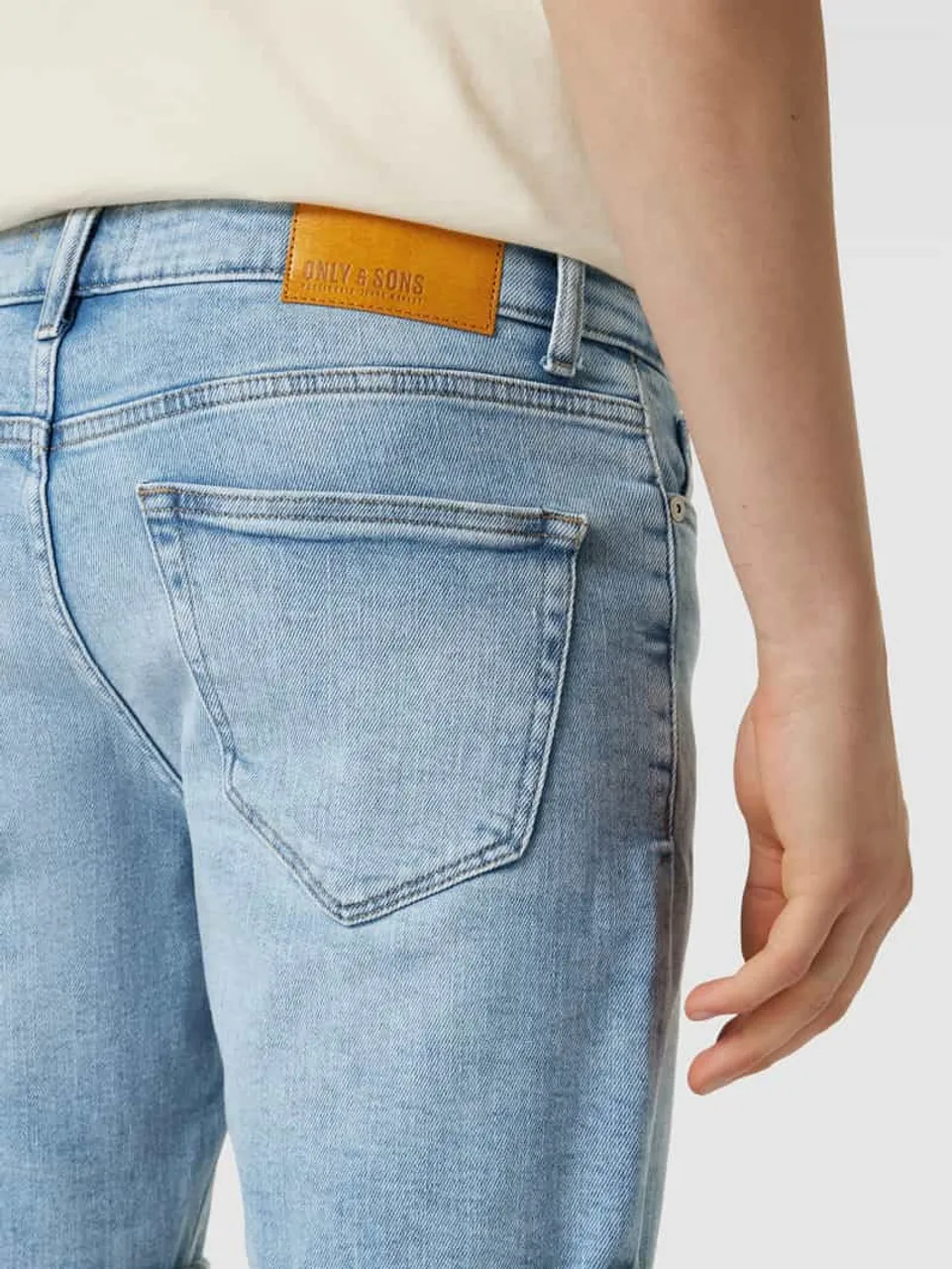 Only & Sons Jeansshorts mit Label-Patch Modell 'PLY' in Jeansblau