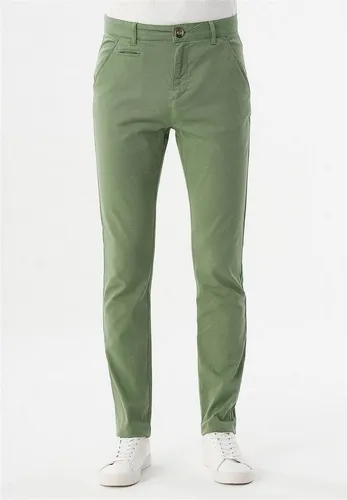ORGANICATION Chinohose Men's Slim Fit Garment Dyed Pants in Fern Green