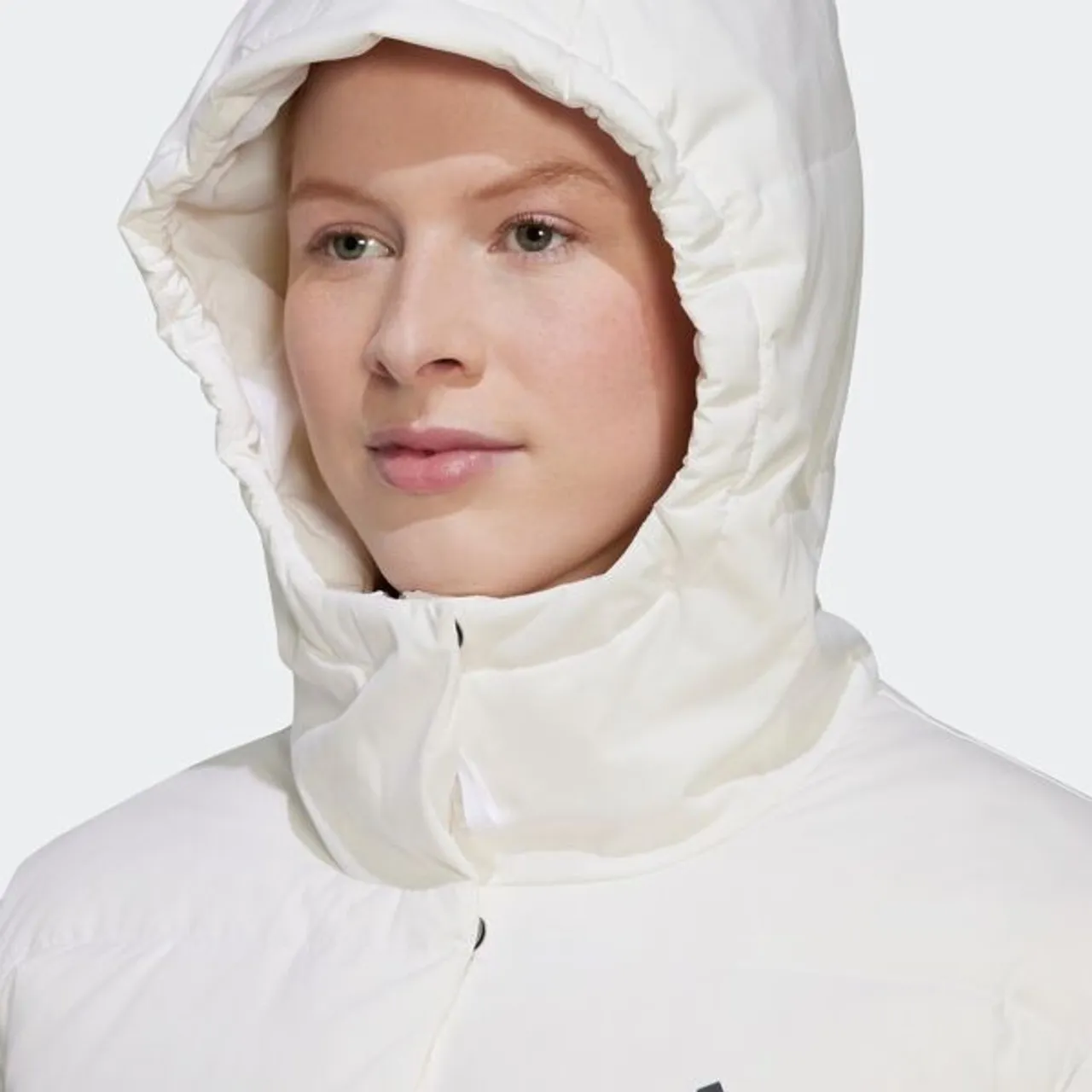 Outdoorjacke ADIDAS SPORTSWEAR "HELIONIC HOODED DAUNENJACKE" Gr. S, weiß (white) Damen Jacken Sportjacken