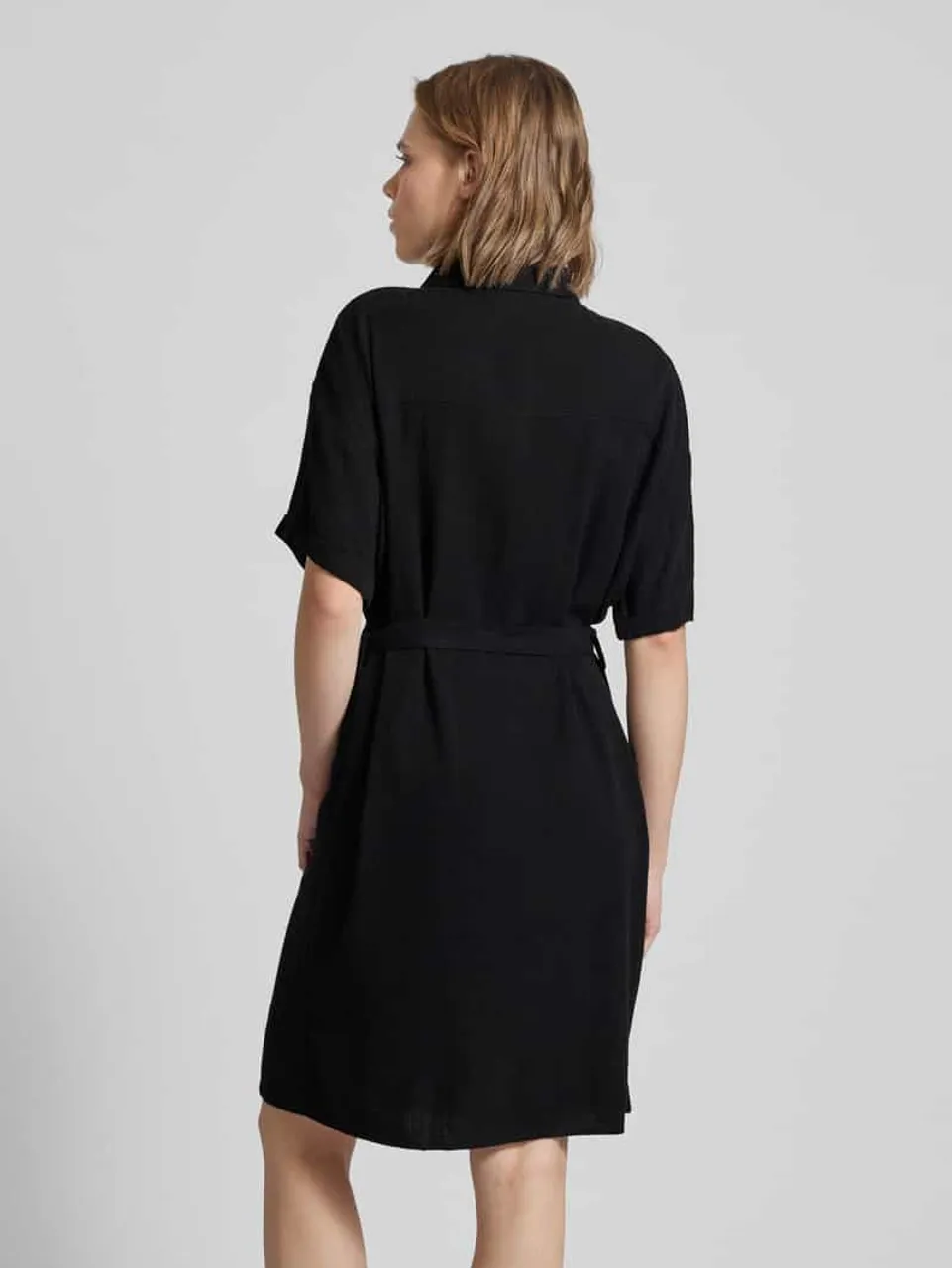 Pieces Knielanges T-Shirt-Kleid mit Umlegekragen Modell 'VINSTY' in Black