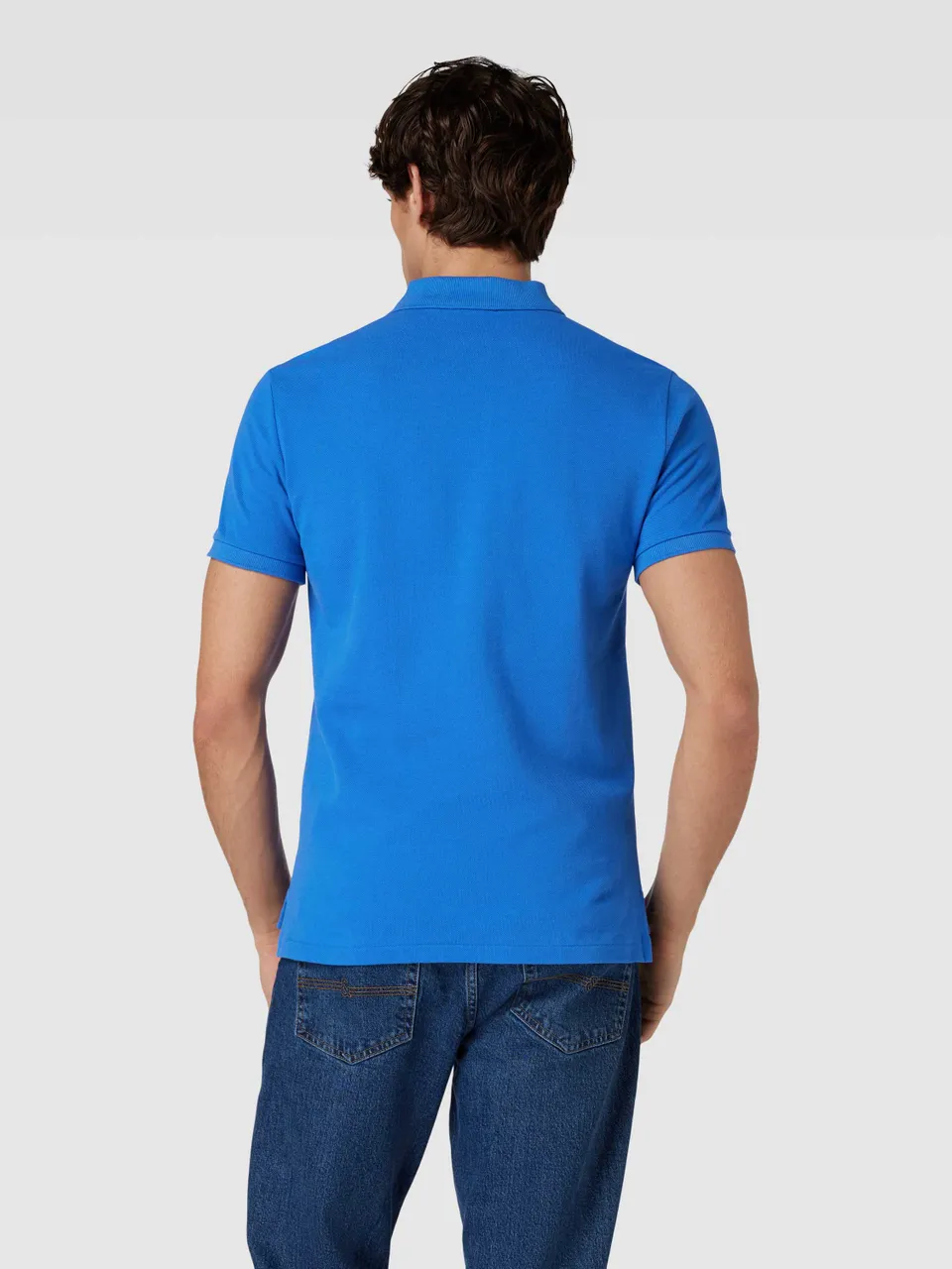 Poloshirt mit Label-Stitching und Regular Fit