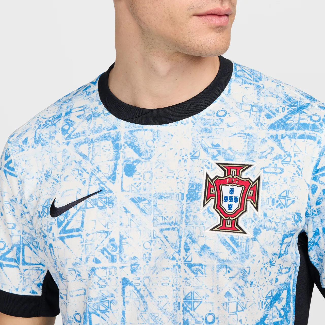Portugal (Men's Team) 2024/25 Stadium Away Nike Replica Fußballtrikot mit Dri-FIT-Technologie für Herren - Braun