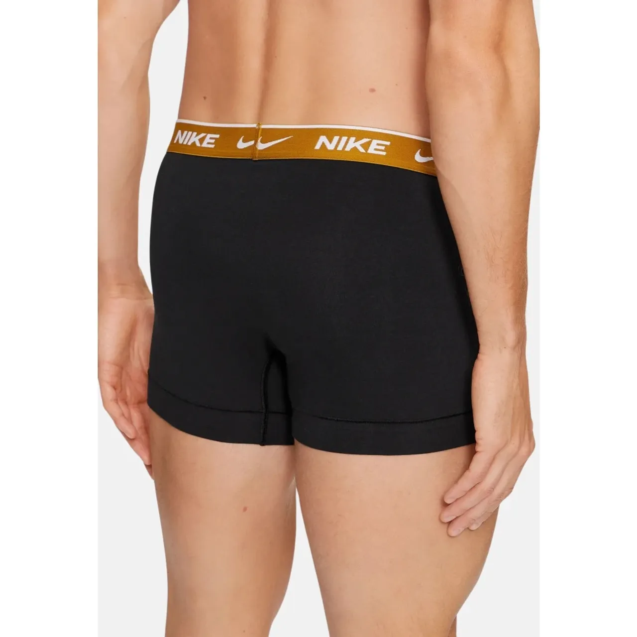 Schwarze Boxershorts mit goldfarbenem elastischem Bund und Logo Nike