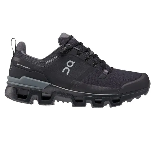 Schwarze flache Schuhe für Outdoor-Trekking On Running