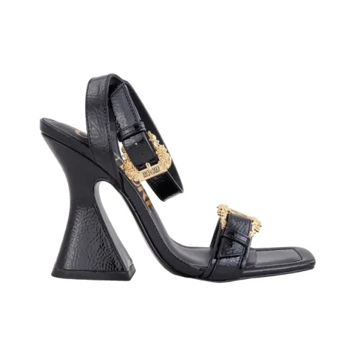 Schwarze Sandalen mit eckiger Spitze und goldenen Schnallen Versace Jeans Couture