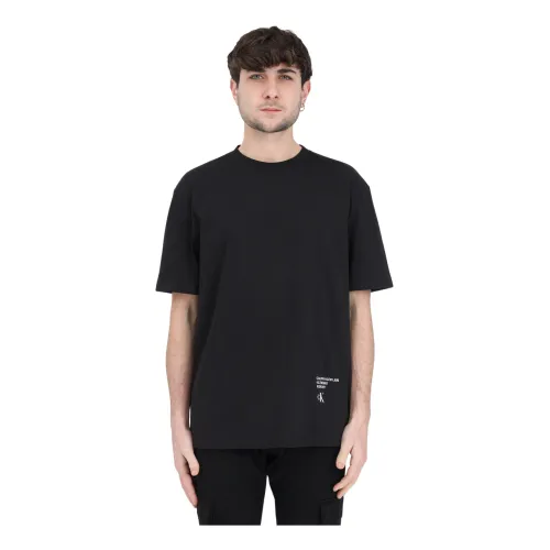 Schwarze T-Shirts und Polos mit Calvin Klein Stacked Modern Metals Print Calvin Klein Jeans