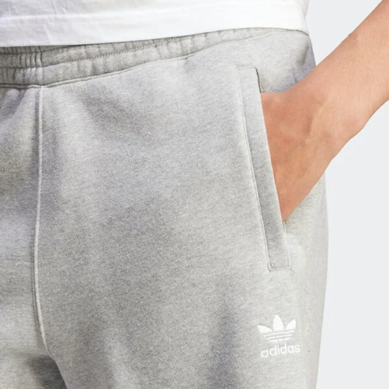 Shorts ADIDAS ORIGINALS "ESSENTIAL SHORT" Gr. S, N-Gr, grau (medium grey heather) Herren Hosen Shorts