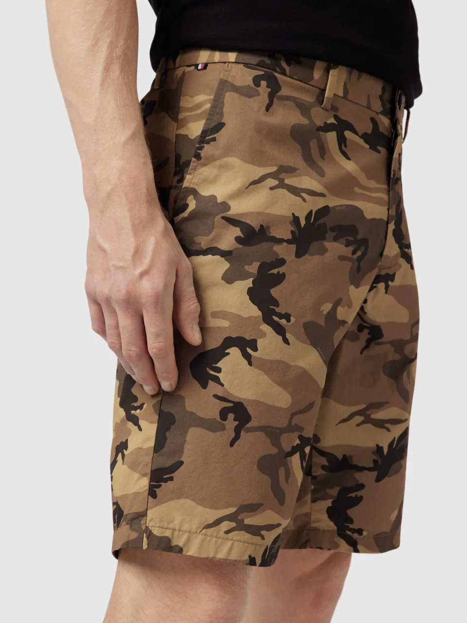 Shorts mit Camouflage-Muster