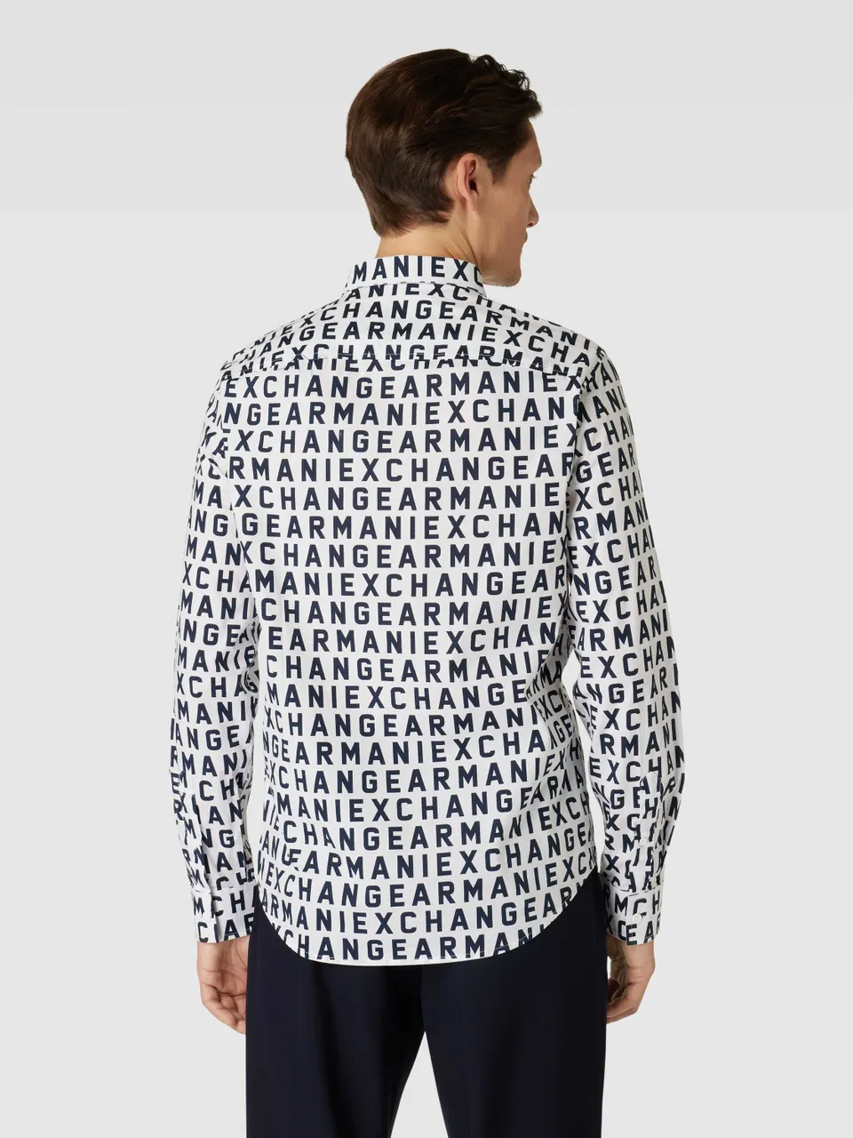 Slim Fit Freizeithemd mit Allover-Label-Muster Modell 'ZNEAZ'