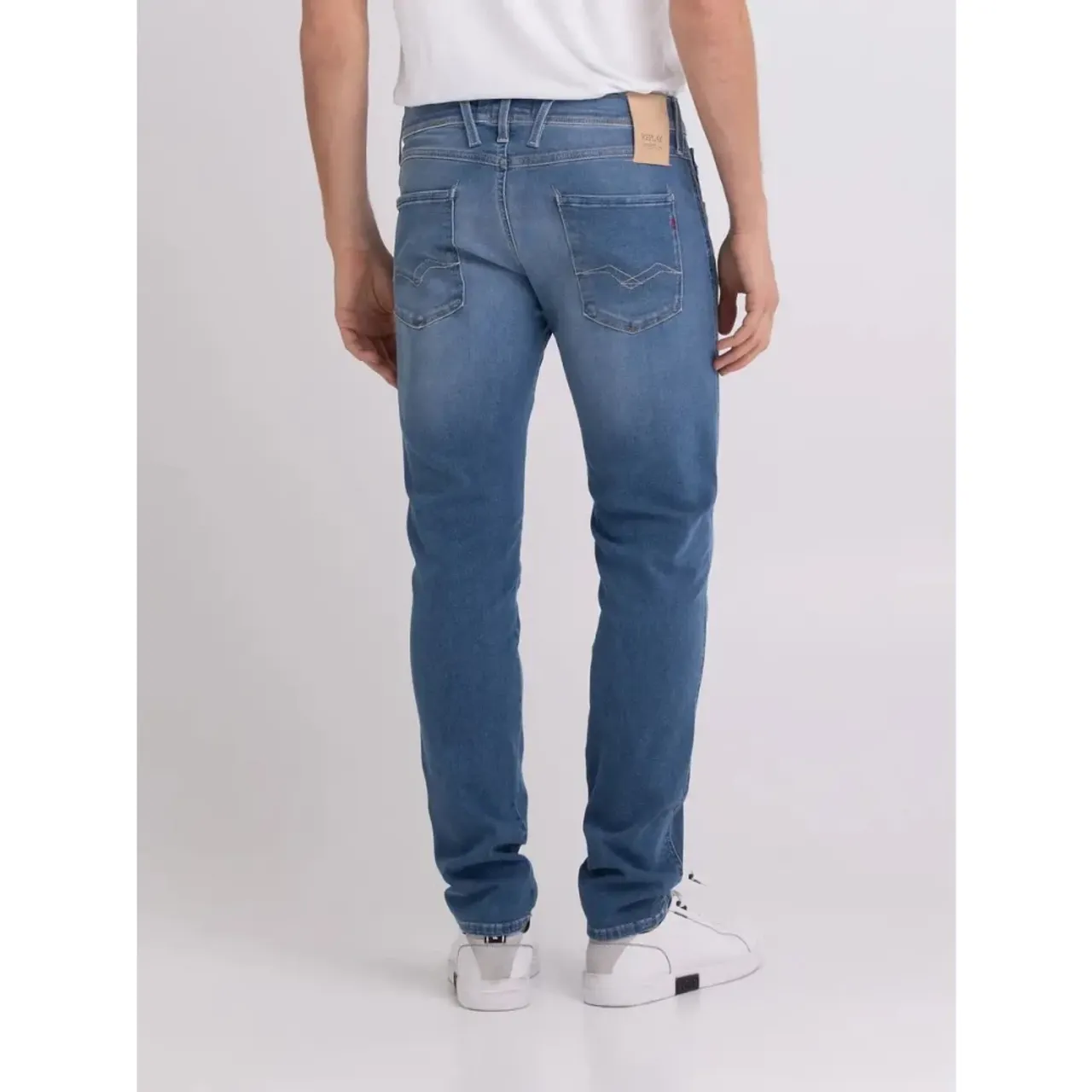 Slim Fit Tapered Leg Jeans Replay