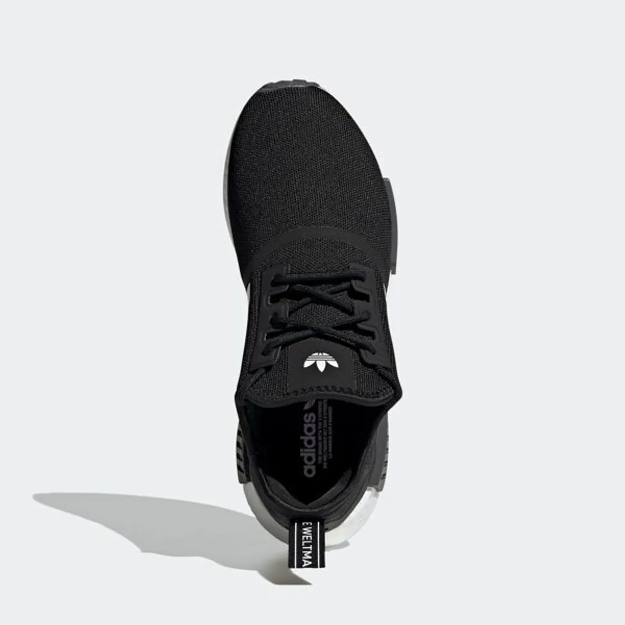 Sneaker ADIDAS ORIGINALS "NMD_R1" Gr. 44,5, schwarz-weiß (core black, cloud white, grey five) Schuhe Stoffschuhe Bestseller