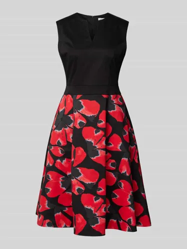 s.Oliver BLACK LABEL Knielanges Kleid mit floralem Muster in BLACK