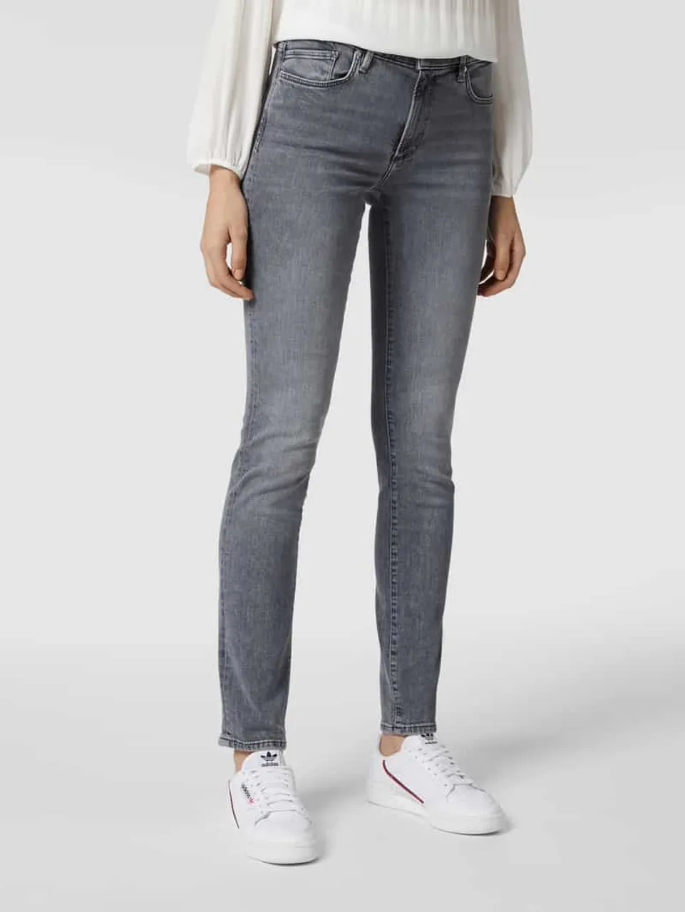 s.Oliver RED LABEL Slim Fit Jeans mit Stretch-Anteil Modell 'Betsy' in Silber