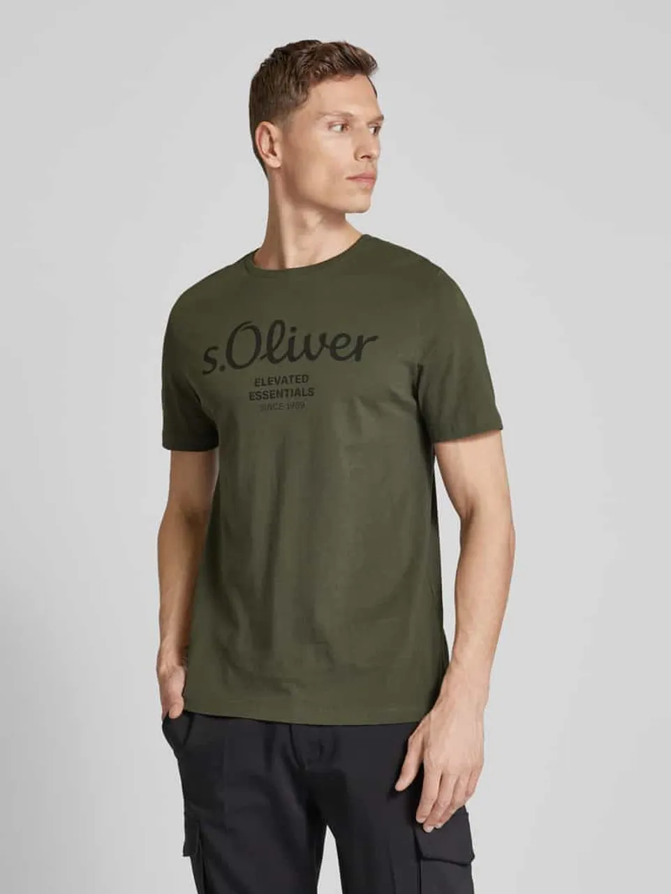 s.Oliver RED LABEL T-Shirt mit Label-Print in Oliv