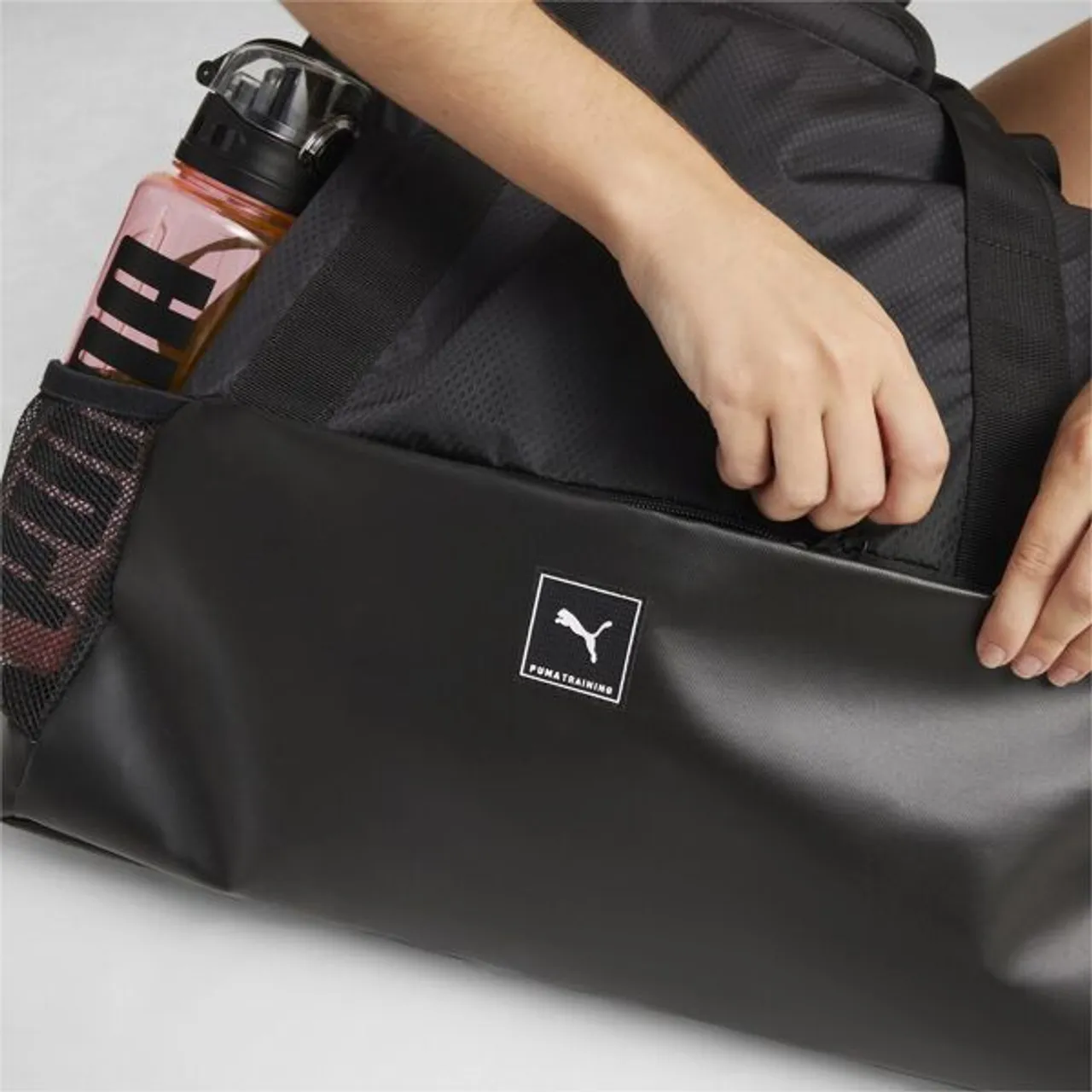 Sporttasche PUMA "Mittelgroße Trainings-Sporttasche Erwachsene" Gr. B/H/T: 48 cm x 45 cm x 23 cm OneSize, schwarz (black) Taschen Sporttaschen