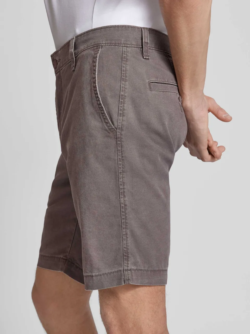 Standard Fit Chino-Shorts mit Eingrifftaschen