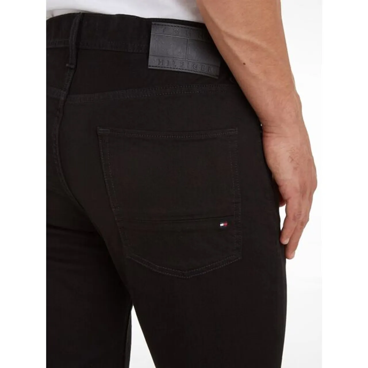 Straight-Jeans TOMMY HILFIGER "Denton" Gr. 30, Länge 36, schwarz (detroit black) Herren Jeans Straight Fit