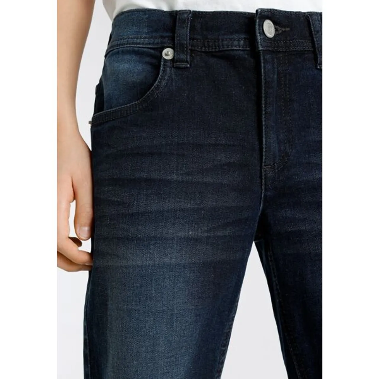 Stretch-Jeans KANGAROOS "regular fit mit geradem Beinverlauf" Gr. 140, N-Gr, blau (dark blue) Jungen Jeans
