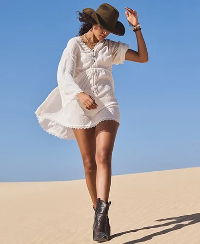Superdry Damen Ibiza Minikleid mit V-Ausschnitt Weiß