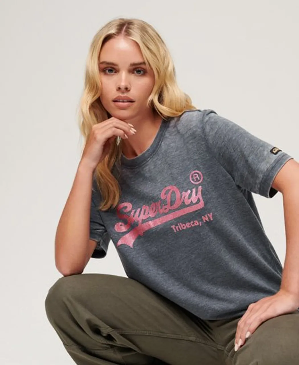 Superdry Women's Vintage T-Shirt mit Logo und Verzierung Marineblau