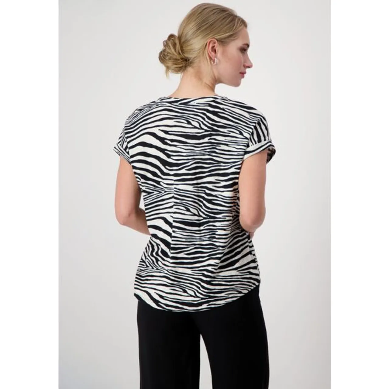 T-Shirt MONARI Gr. 40, schwarz (schwarz weiß) Damen Shirts Jersey mit Animalprint
