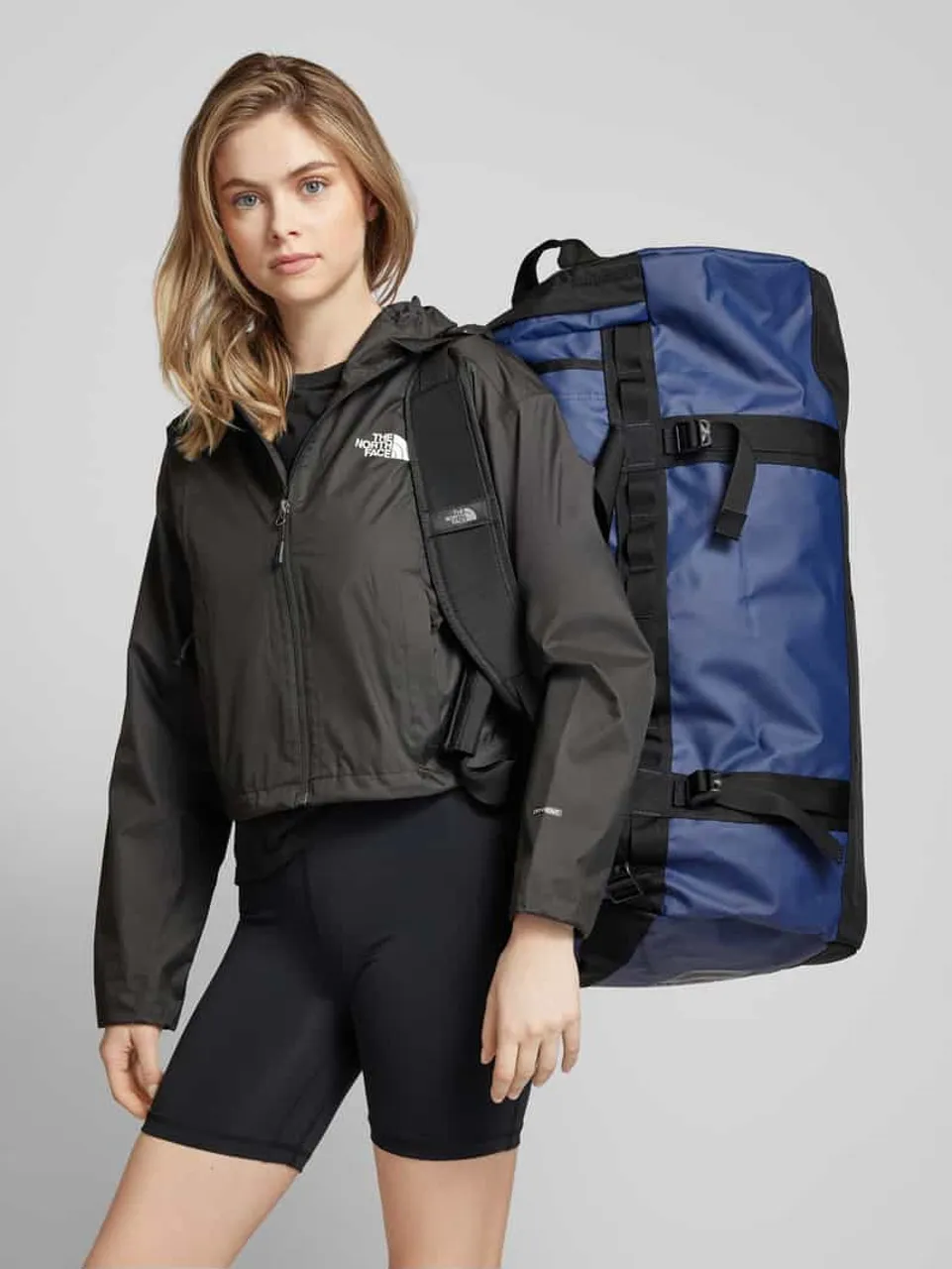 The North Face Duffle Bag mit Label-Print Modell 'BASE CAMP DUFFLE L' in Marine, Größe One Size