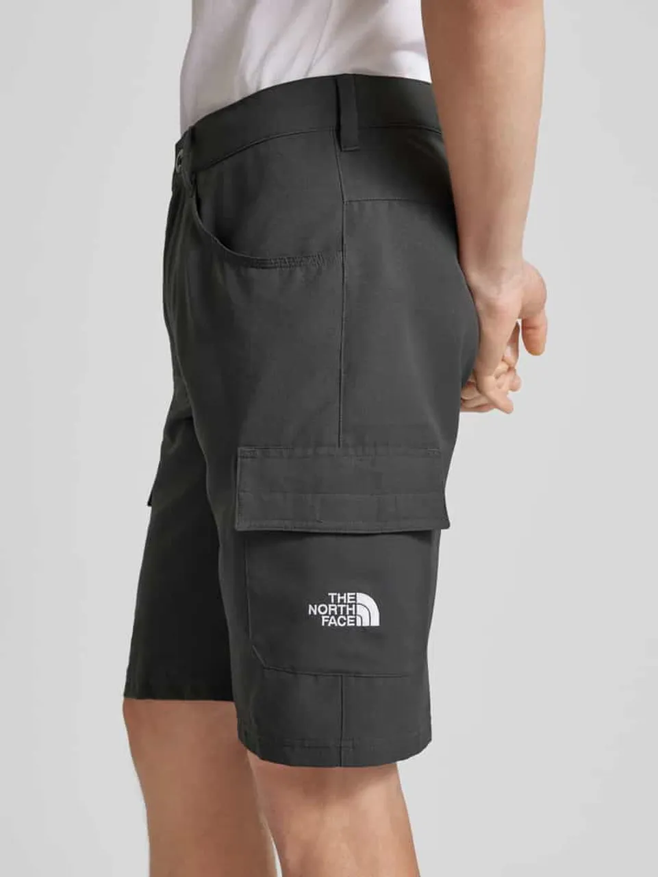 The North Face Shorts in unifarbenem Design in Anthrazit