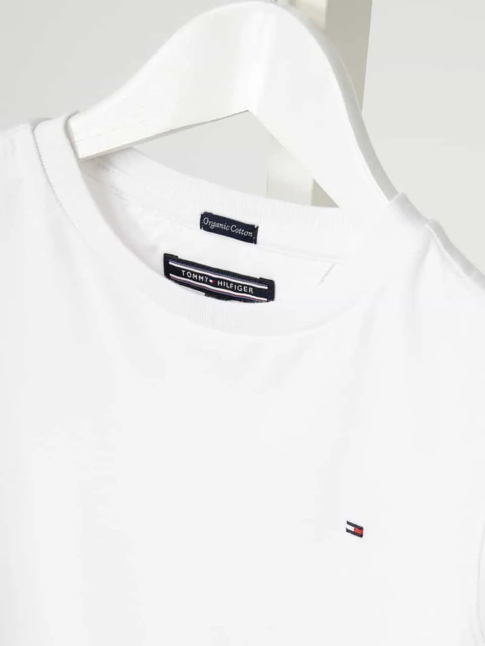Tommy Hilfiger Kids T-Shirt aus Organic Cotton mit Logo-Details in Weiss