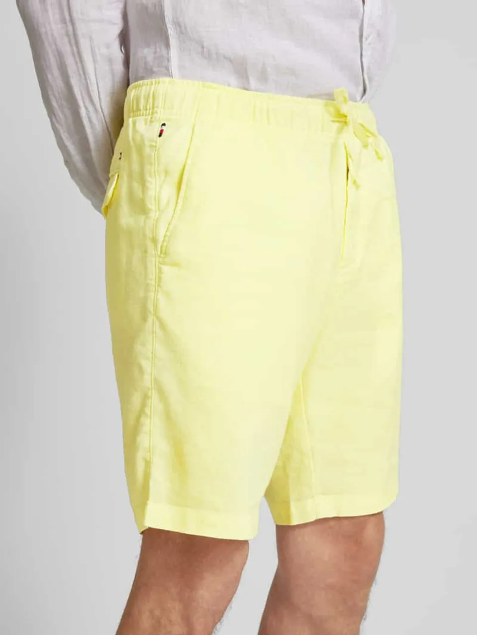 Tommy Hilfiger Shorts aus Leinen-Mix mit elastischem Bund Modell 'HARLEM' in Gelb