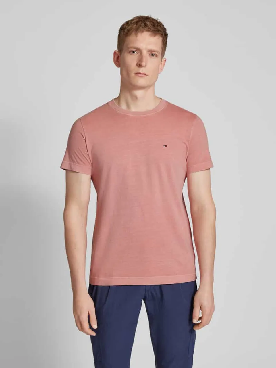 Tommy Hilfiger Slim Fit T-Shirt mit Logo-Stitching Modell 'GARMENT' in Hellrot