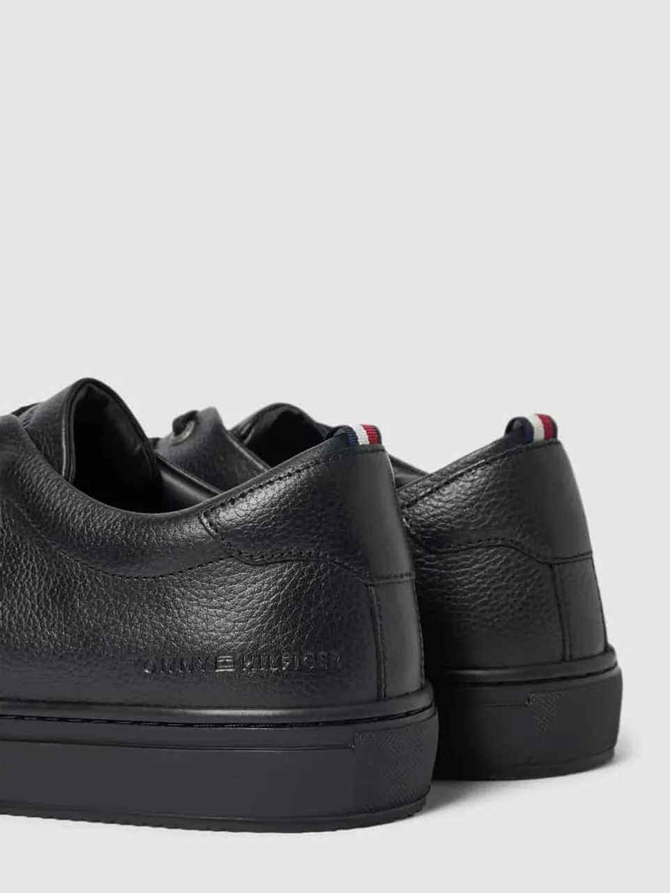 Tommy Hilfiger Sneaker mit Label-Detail in Black