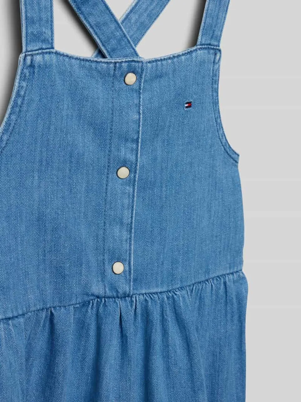 Tommy Hilfiger Teens Jeanskleid im Stufen-Look mit Label-Stitching in Bleu