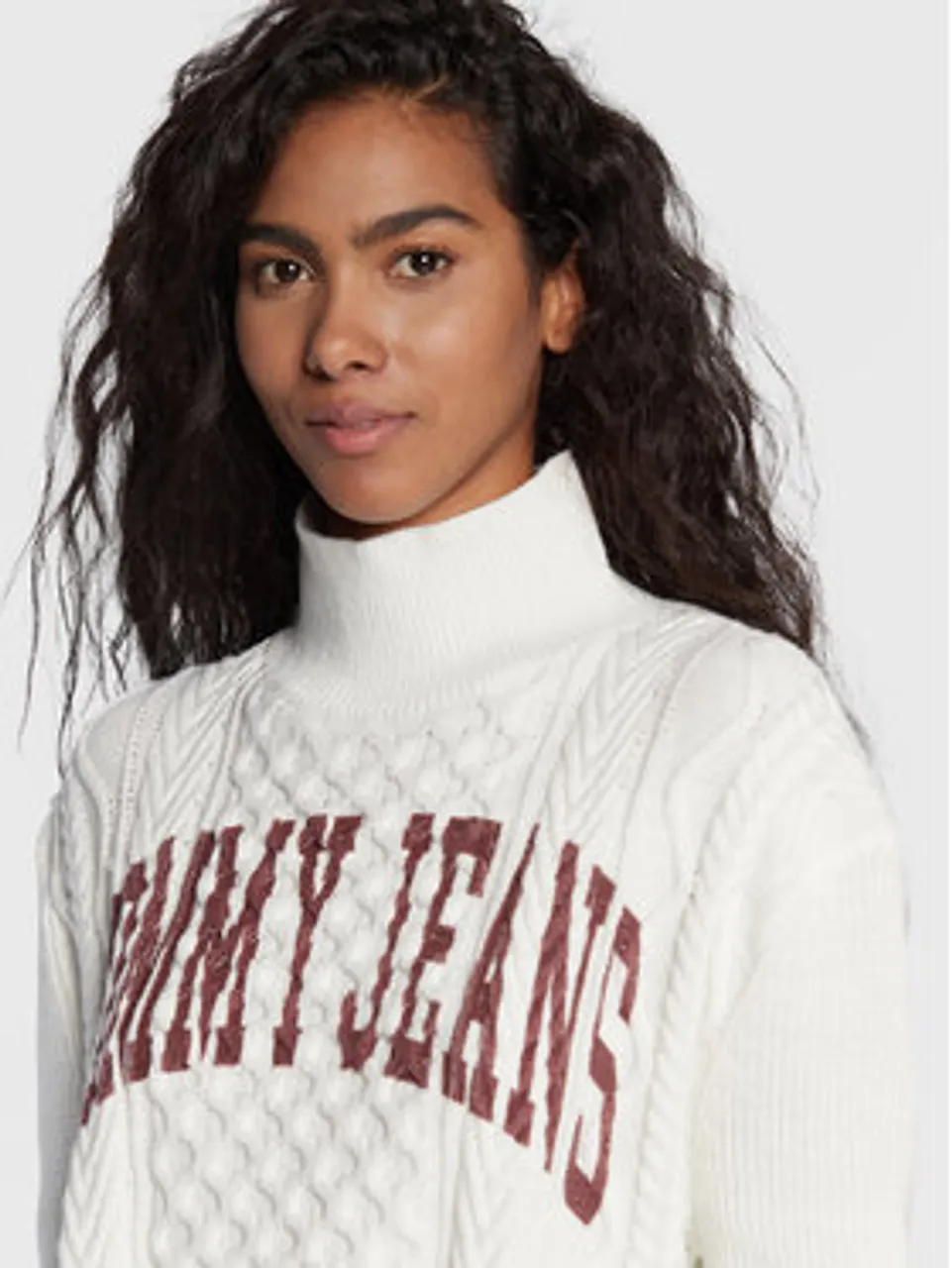 Tommy Jeans Rollkragenpullover Crop College Cable DW0DW14273 Weiß Cropped Fit