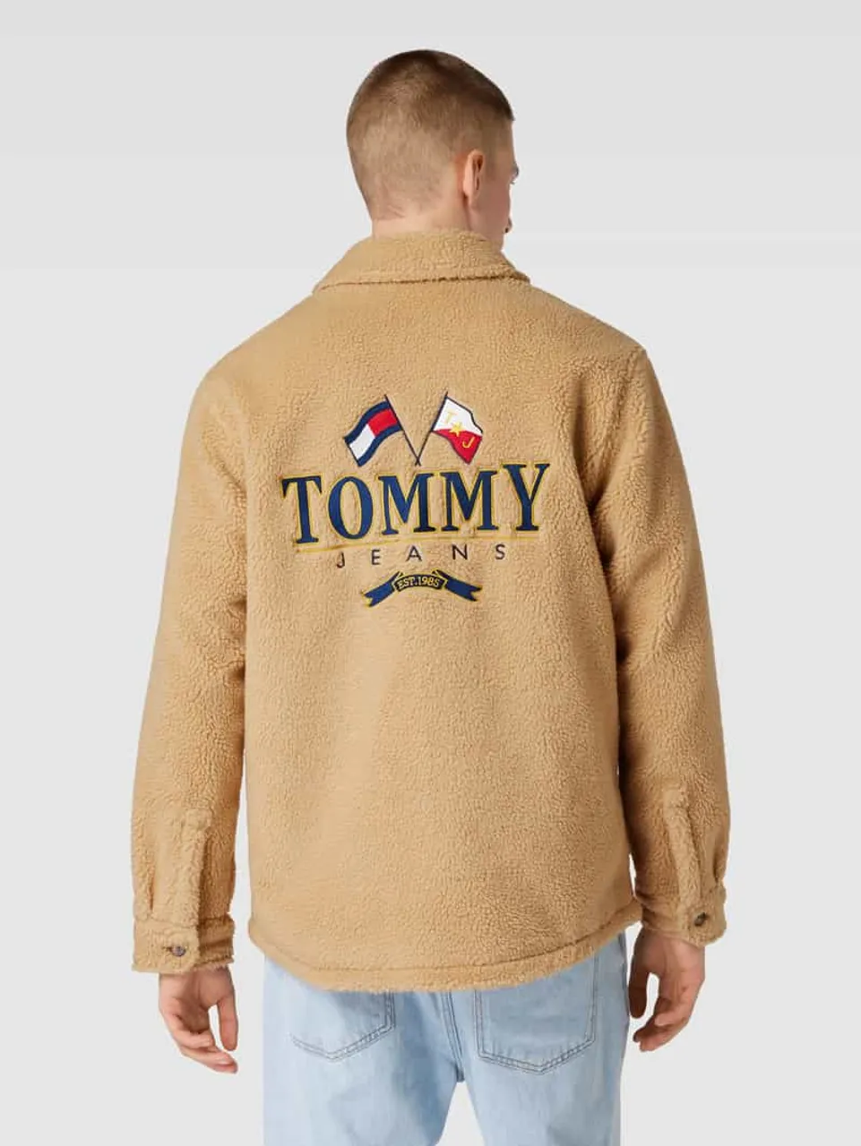 Tommy Jeans Sherpa Jacket mit Brusttasche in Beige