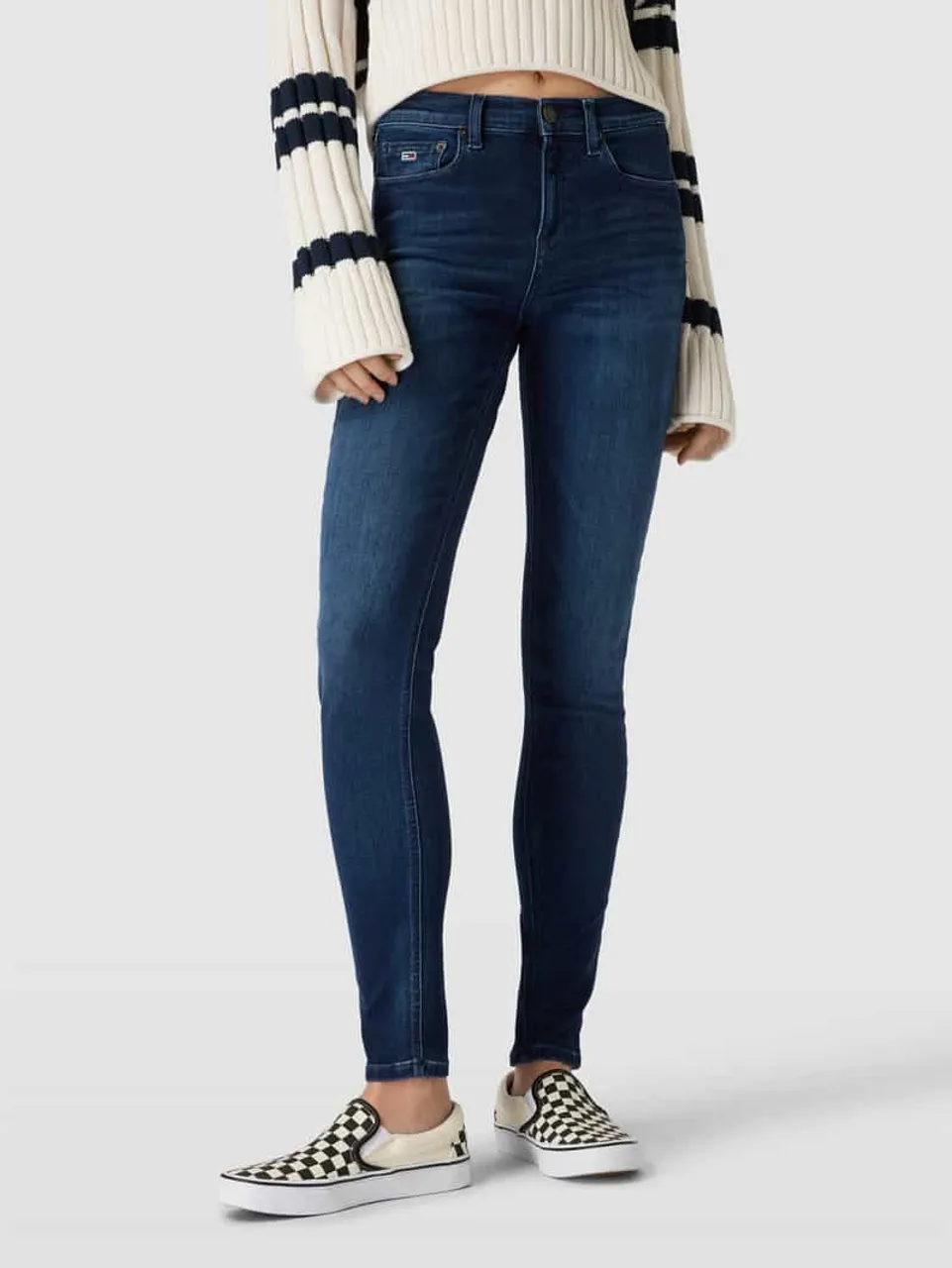 Tommy Jeans Skinny Fit Jeans mit Label-Stitching Modell 'NORA' in Jeansblau