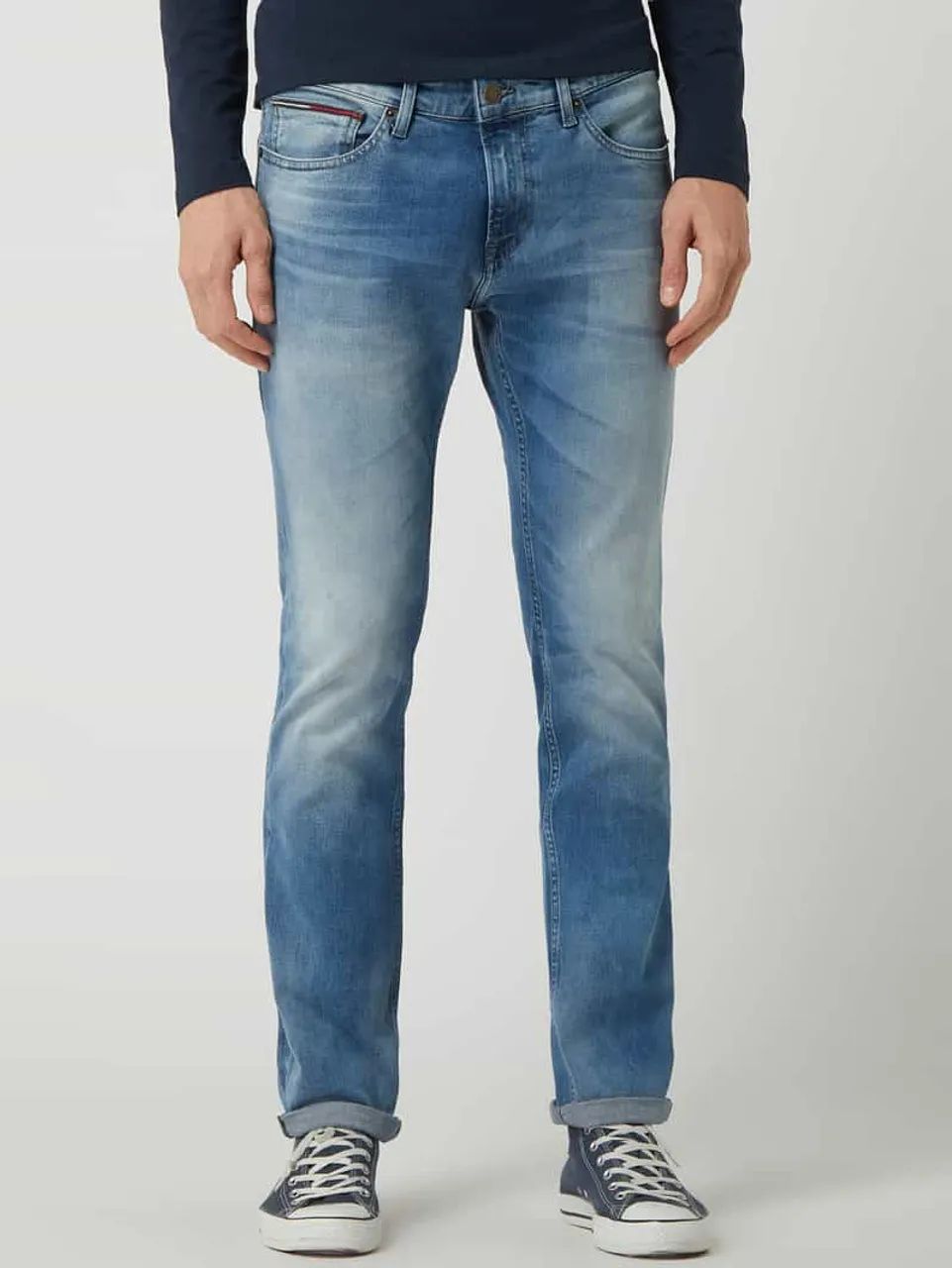 Tommy Jeans Slim Fit Jeans mit Stretch-Anteil Modell 'Scanton' in Hellblau
