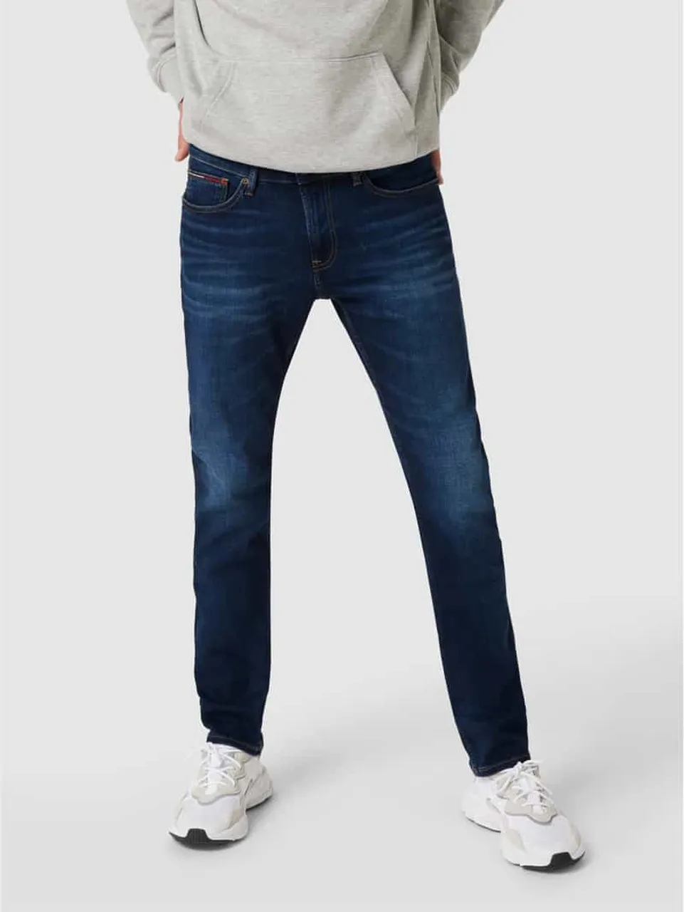 Tommy Jeans Slim Fit Jeans mit Stretch-Anteil Modell 'Scanton' in Jeansblau