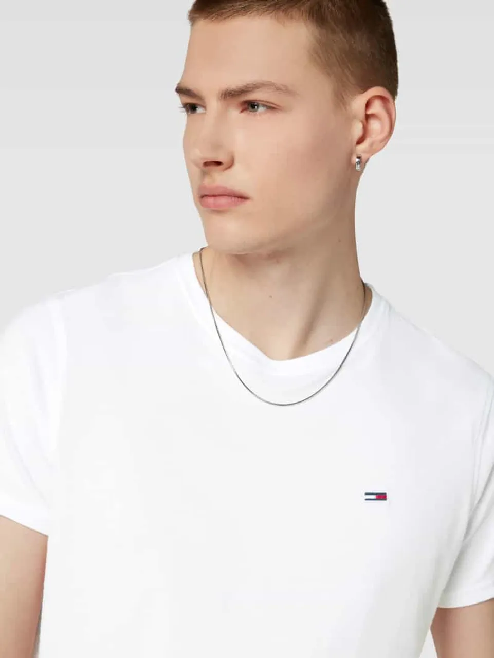 Tommy Jeans Slim Fit T-Shirt mit Label-Stitching im 2er-Pack in Dunkelblau