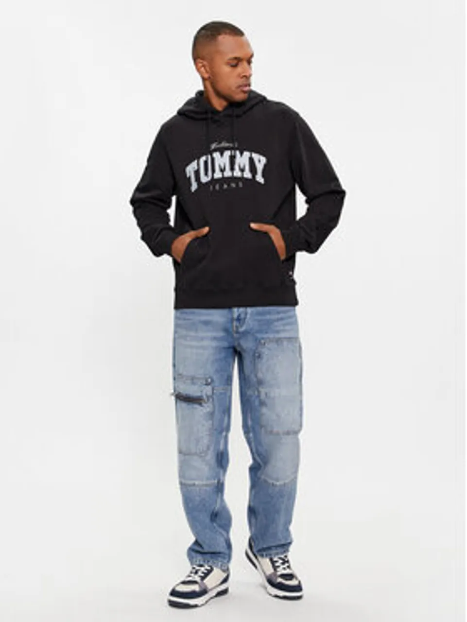 Tommy Jeans Sweatshirt Varsity DM0DM18401 Schwarz Regular Fit