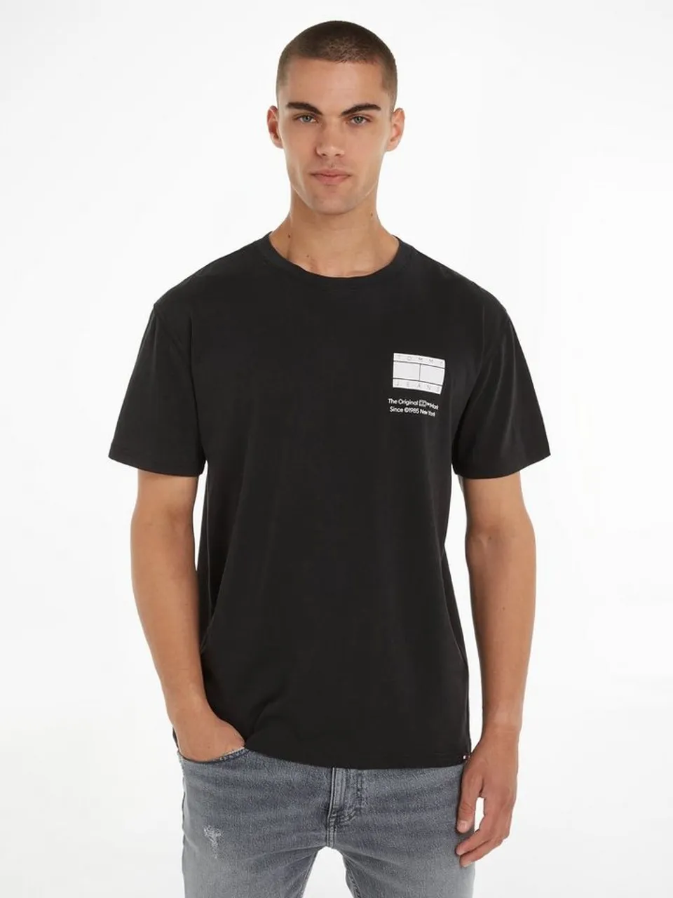 Tommy Jeans T-Shirt TJM REG ESSENTIAL CB FLAG TEE mit Rückenprint