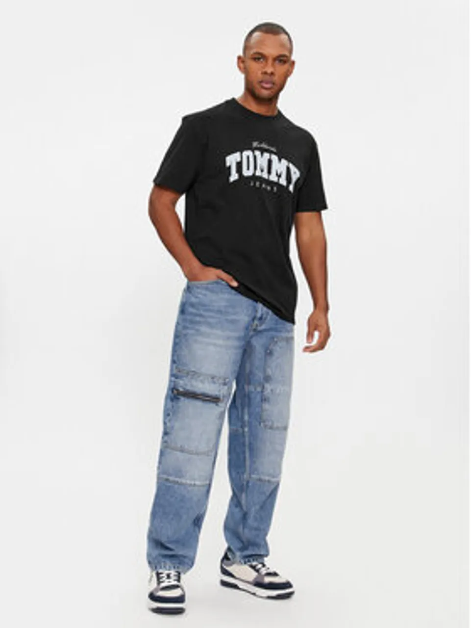 Tommy Jeans T-Shirt Varsity DM0DM18287 Schwarz Regular Fit