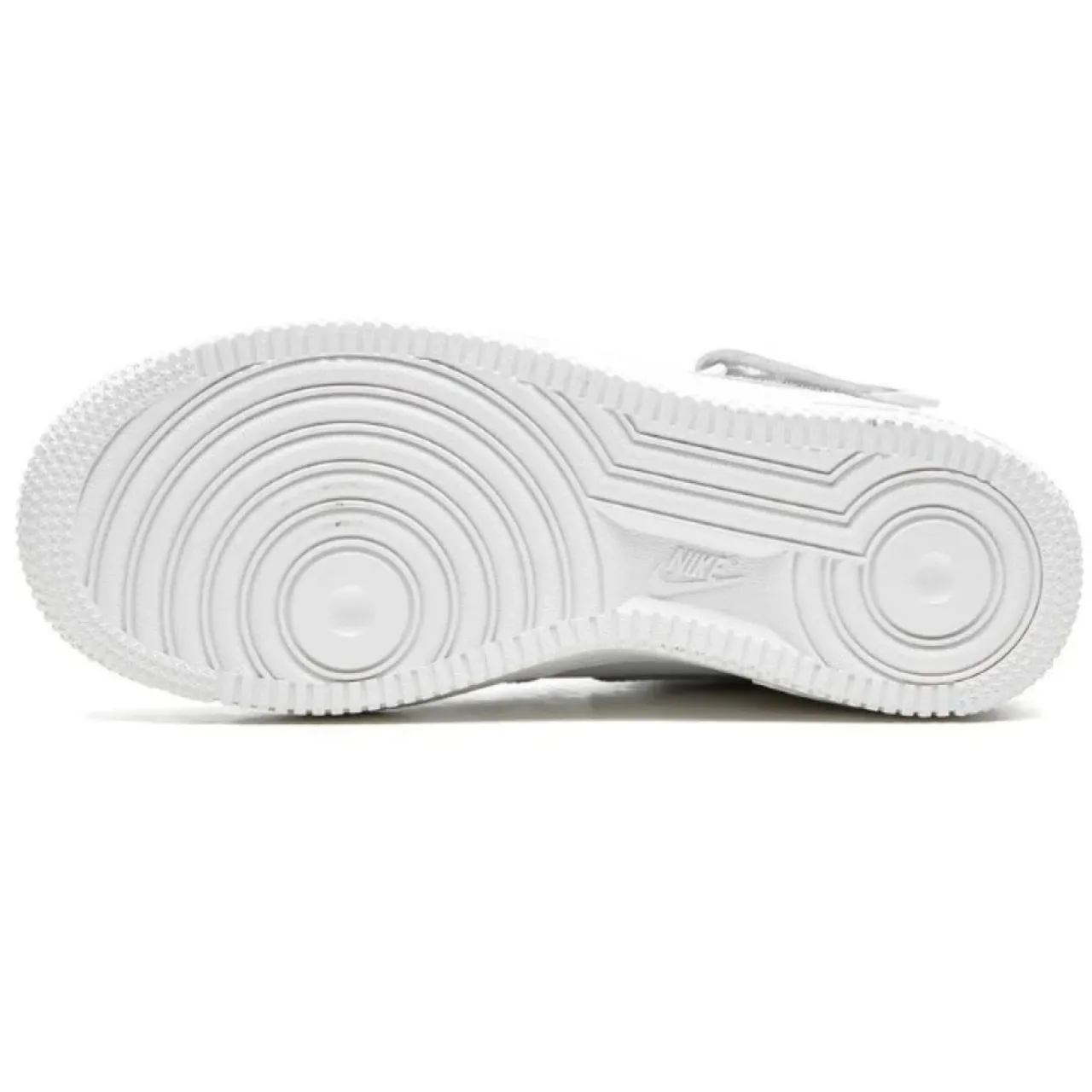 Weiße Sneakers im Basketballstil Nike