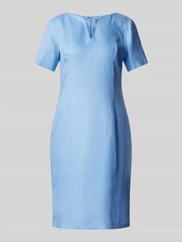 WHITE LABEL Knielanges Kleid mit V-Ausschnitt in Hellblau